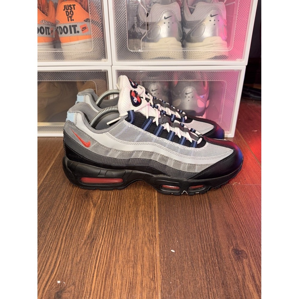 Size 9.5 - Nike Air Max 95 Smoke Grey Track Red DM0011-007